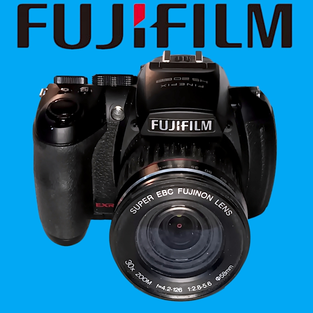 Fujifilm Finepix HS20 EXR 24-720 MM. 30X. Bridge Camera w/Lens Hood